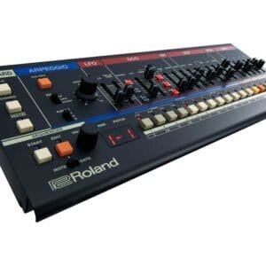 Roland JU-06A